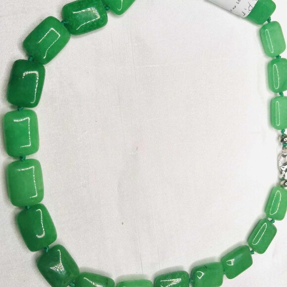 Vintage Green Aventurine Necklace – Classic Style, 1980s–1990s - Picture 2 of 10
